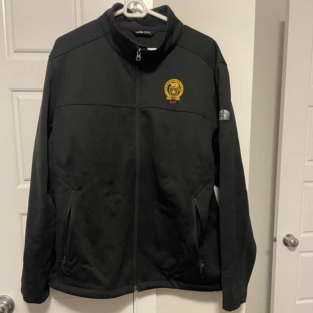 The North Face Black Performance Jacket Lightweight Athletic Design